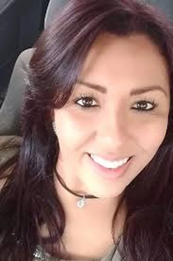 Profa. Thamara Santos