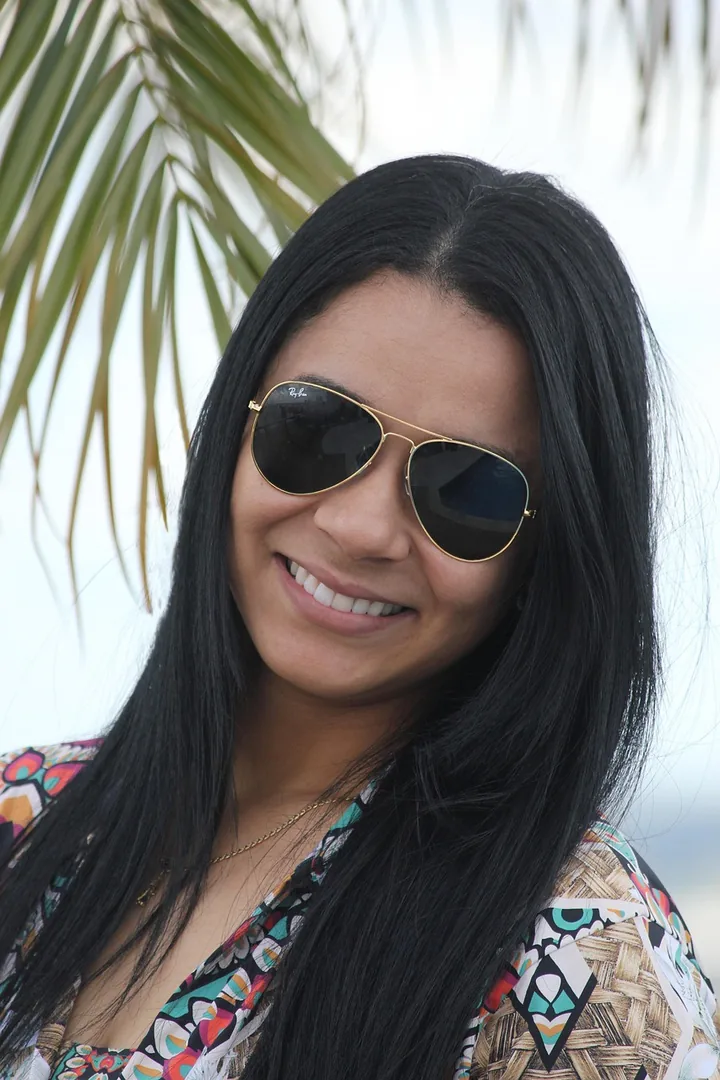 Profa. Cláudia Oliveira